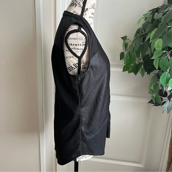 Trouvé Sleeveless Boxy V-Neck Button Down Top Black Sz XS - Picture 7 of 15